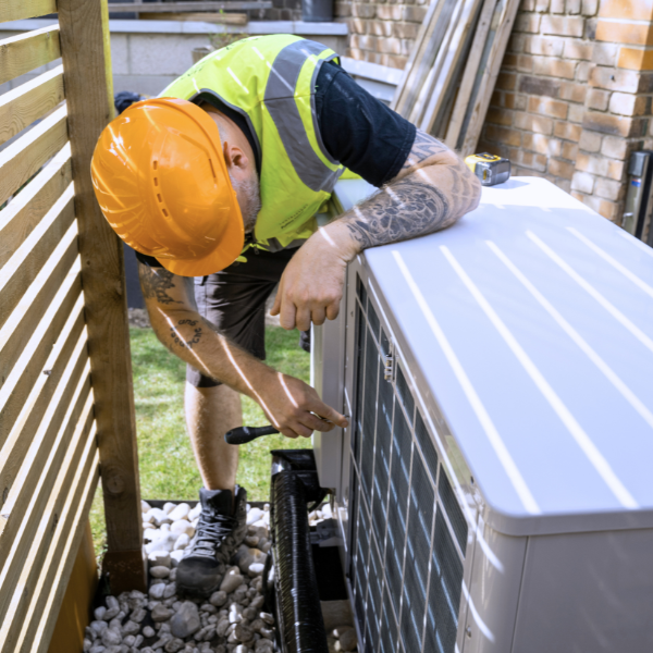 REPORT Impacts of decarbonising household heating UK 