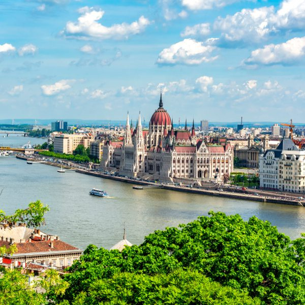 Climate Impact Assessment for the Central Bank of Hungary